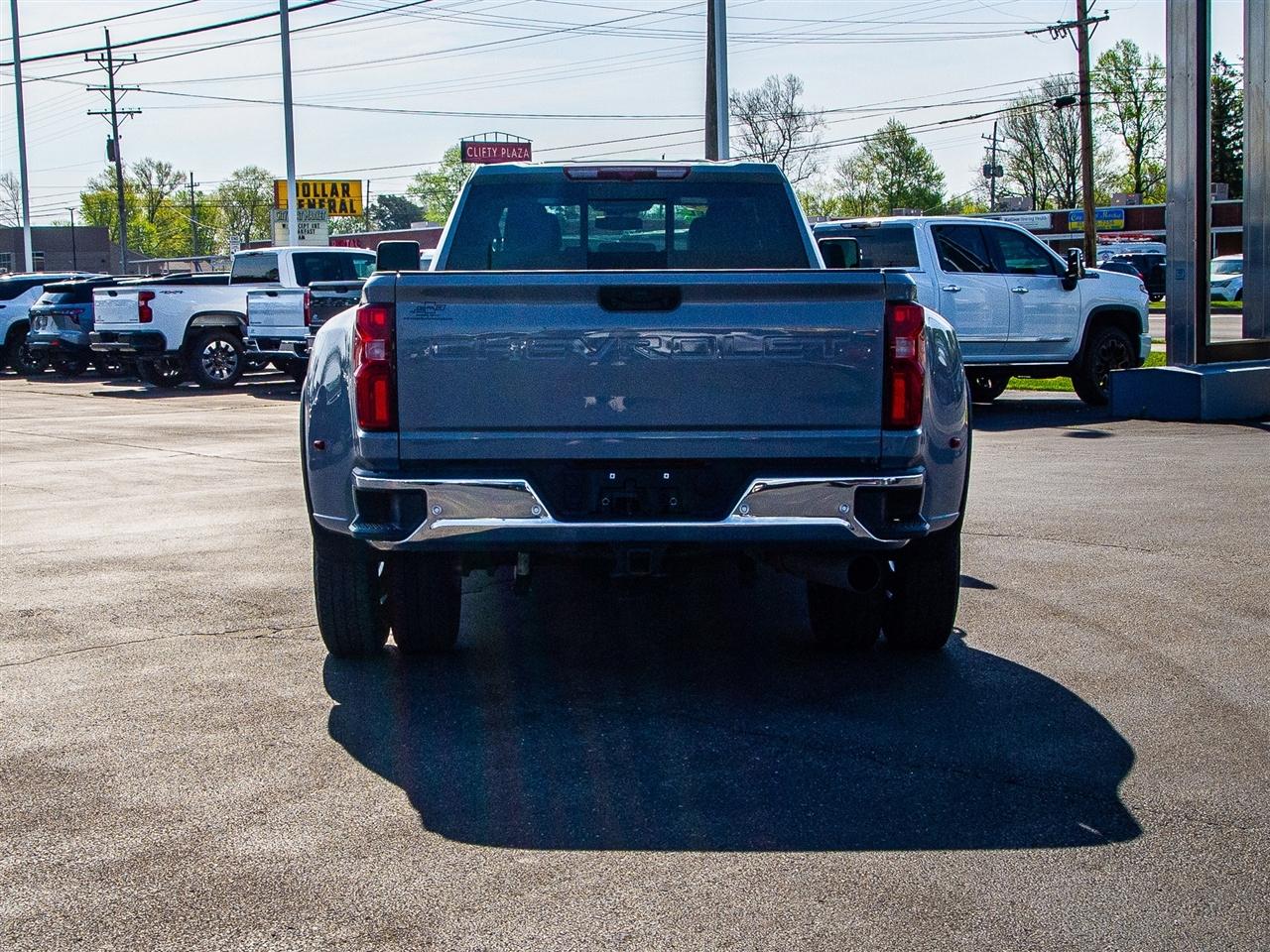 Chevrolet Silverado 3500HD 4WD Crew Cab 172" LT 2024