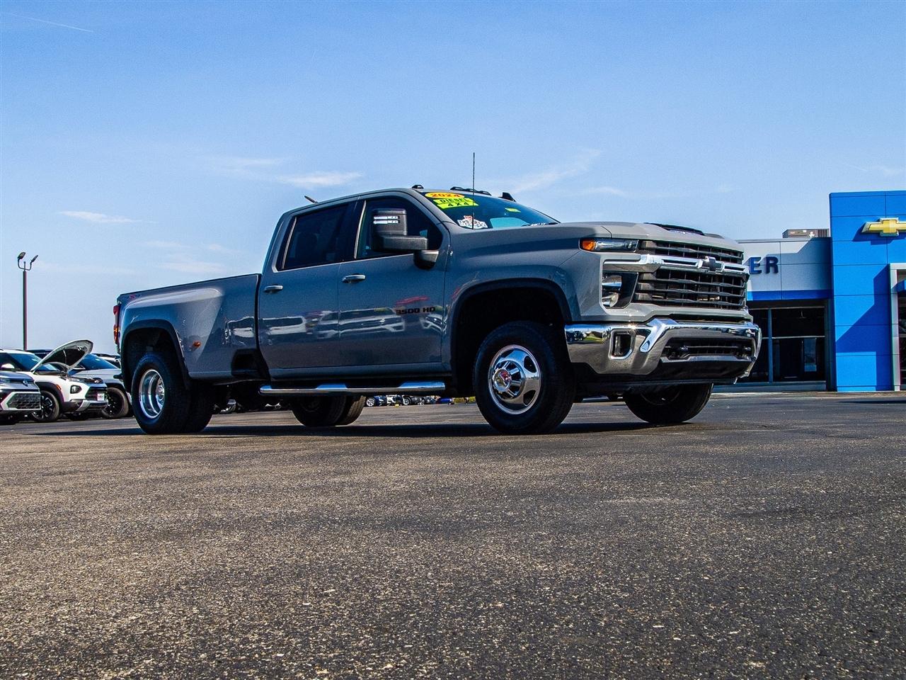 Chevrolet Silverado 3500HD 4WD Crew Cab 172" LT 2024