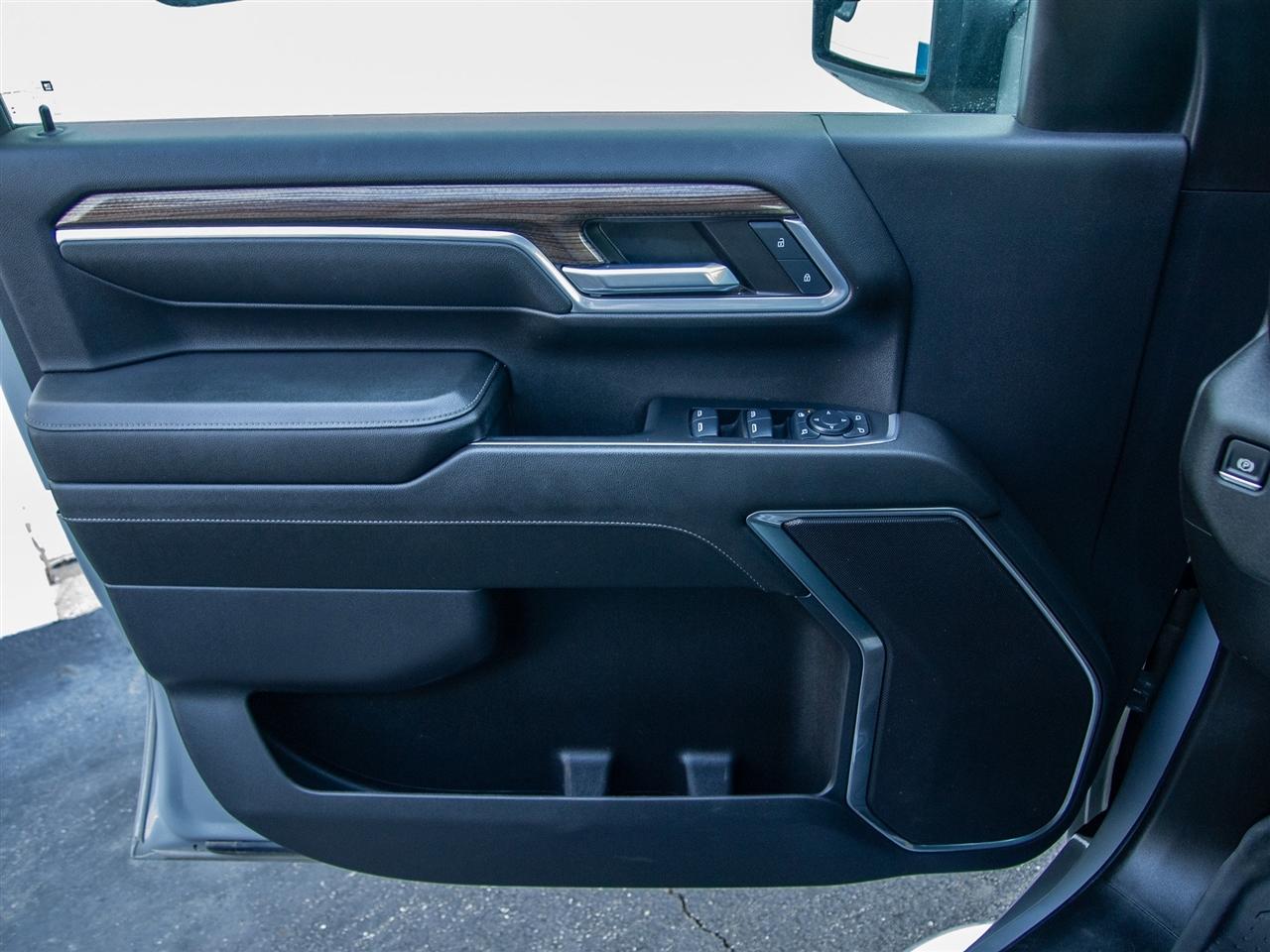 Chevrolet Silverado 3500HD 4WD Crew Cab 172" LT 2024