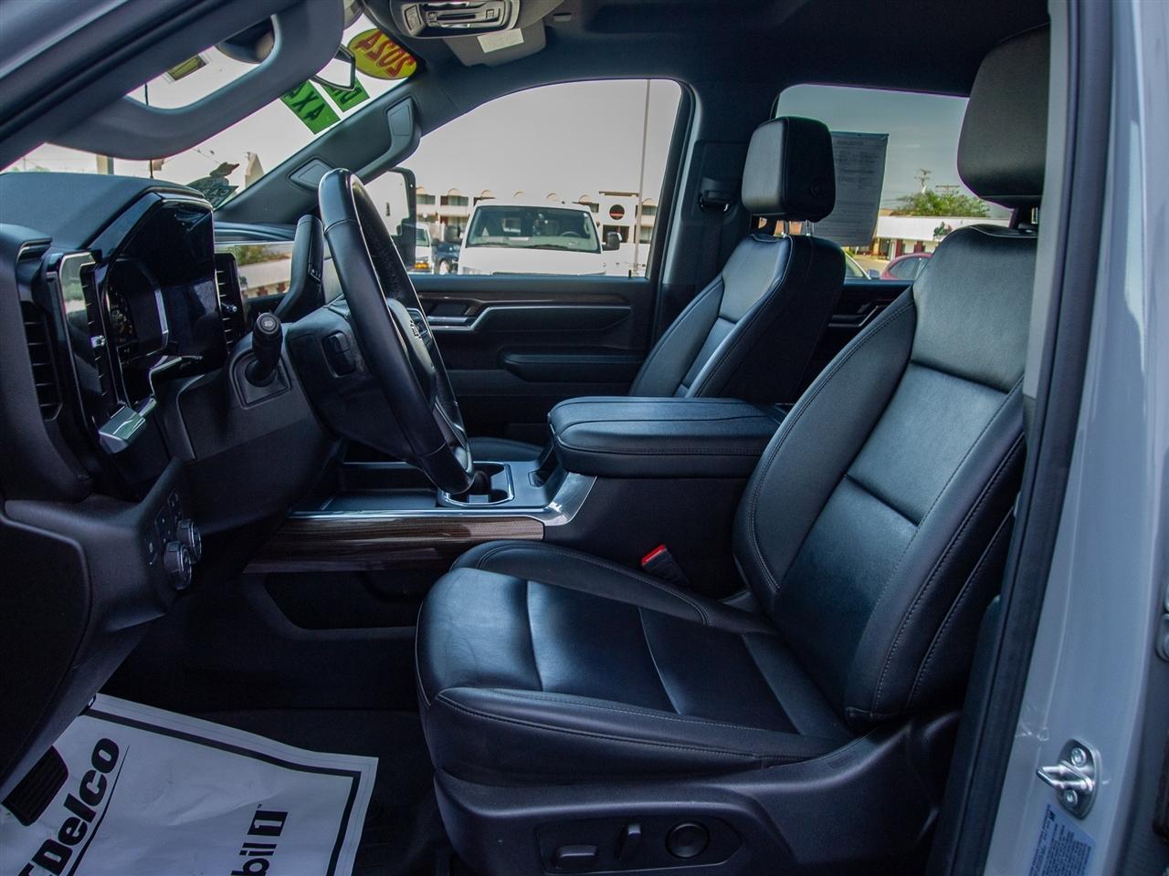 Chevrolet Silverado 3500HD 4WD Crew Cab 172" LT 2024