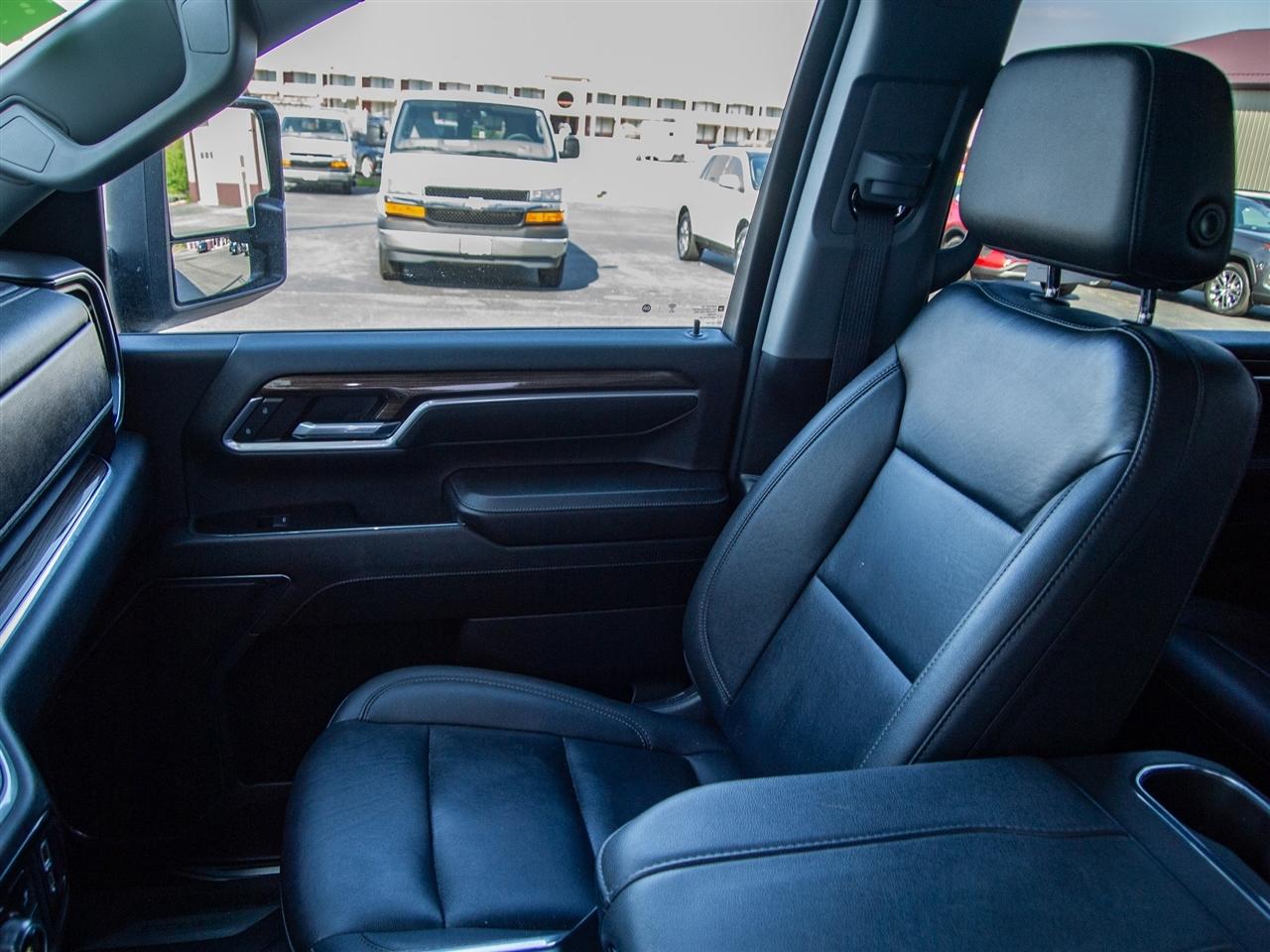 Chevrolet Silverado 3500HD 4WD Crew Cab 172" LT 2024