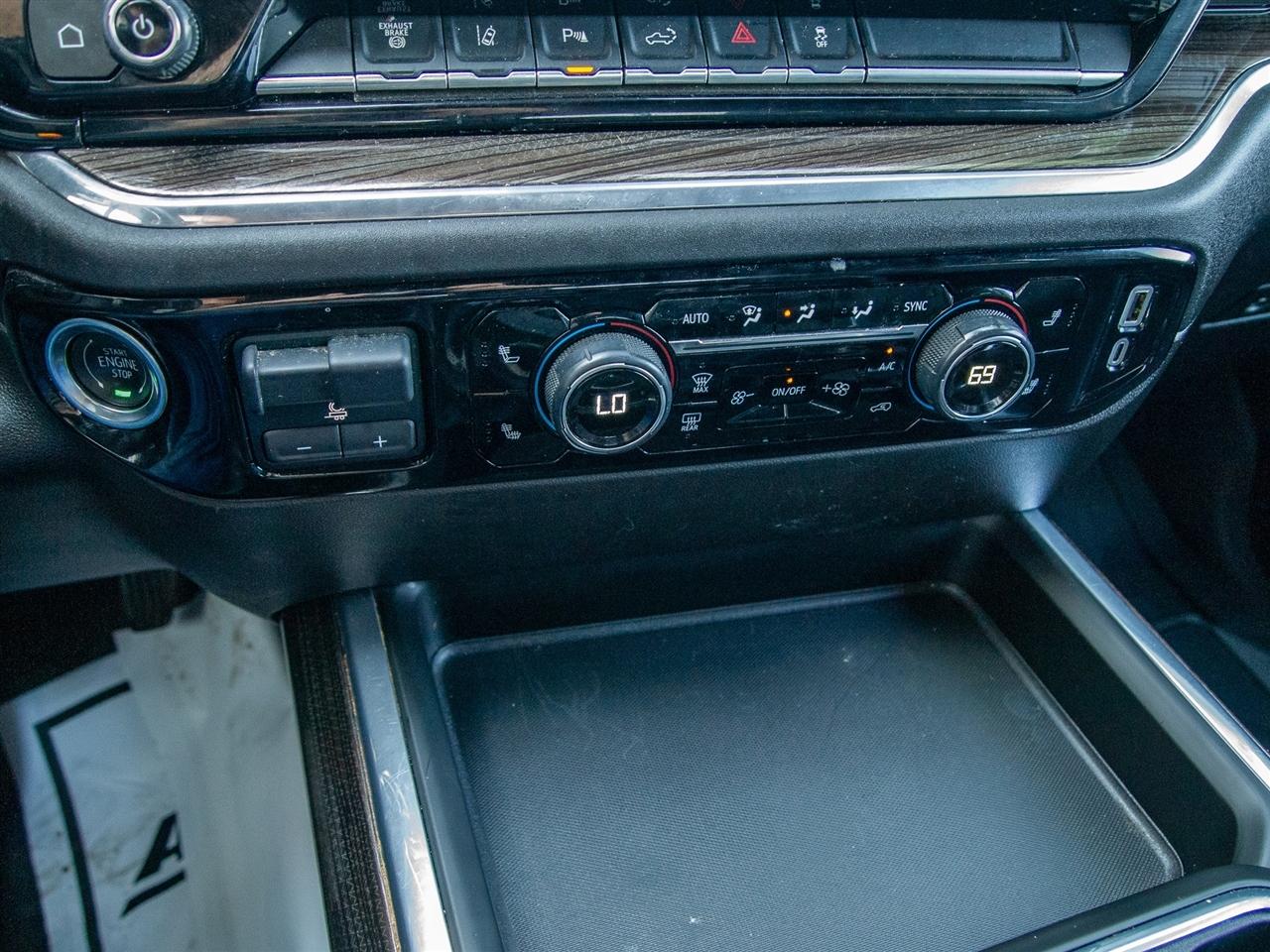 Chevrolet Silverado 3500HD 4WD Crew Cab 172" LT 2024