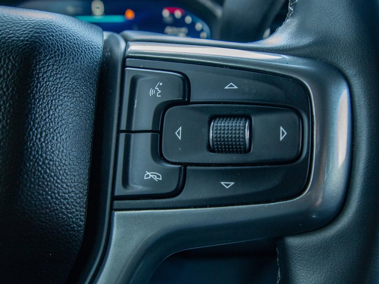 Chevrolet Silverado 3500HD 4WD Crew Cab 172" LT 2024