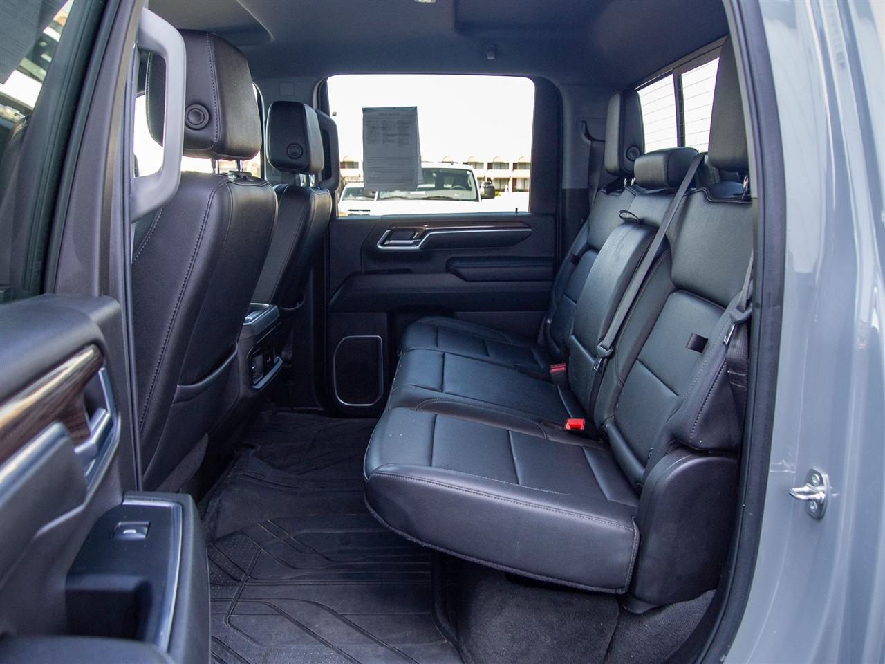 Chevrolet Silverado 3500HD 4WD Crew Cab 172" LT 2024