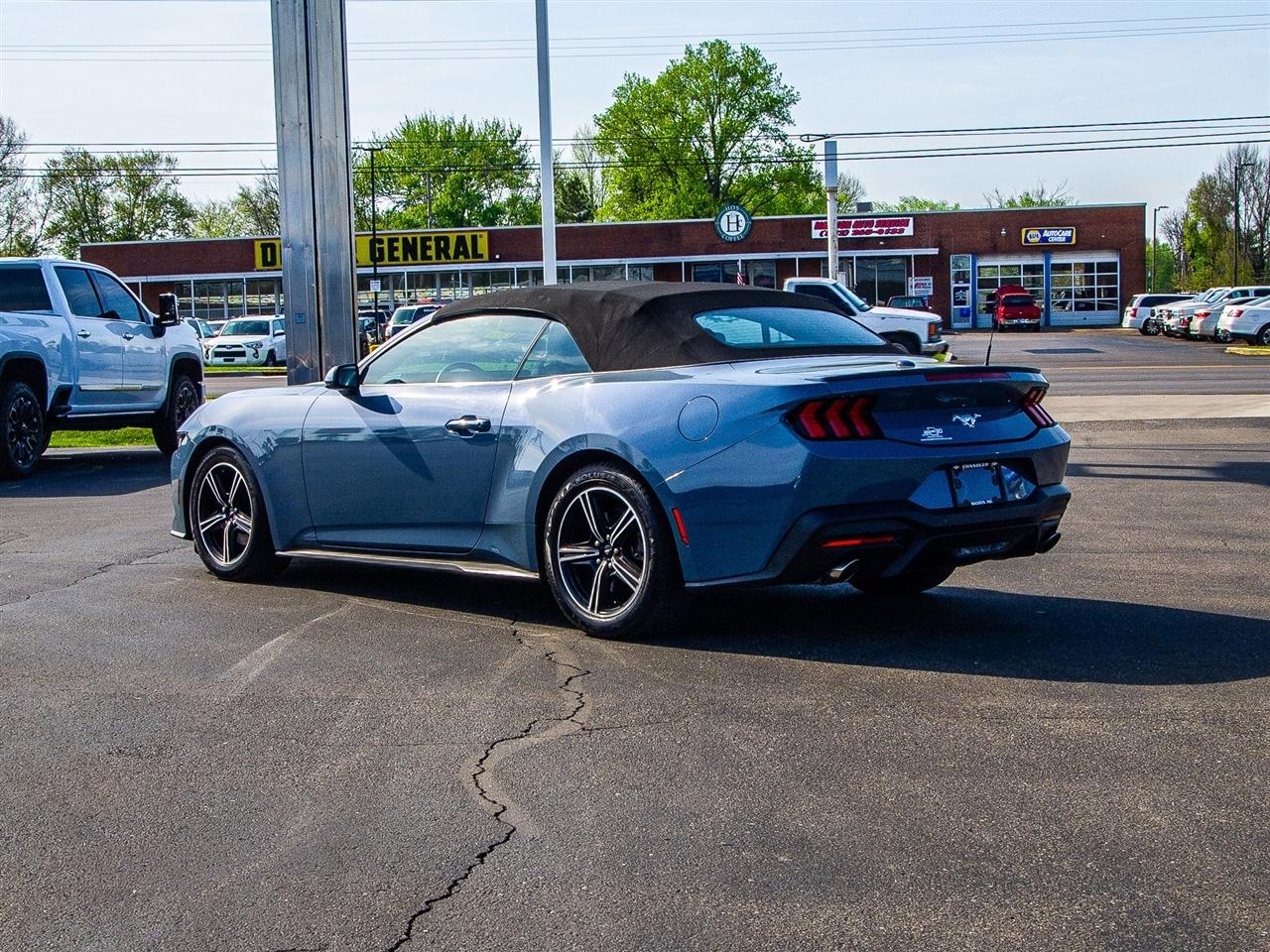 Ford Mustang EcoBoost Convertible 2024