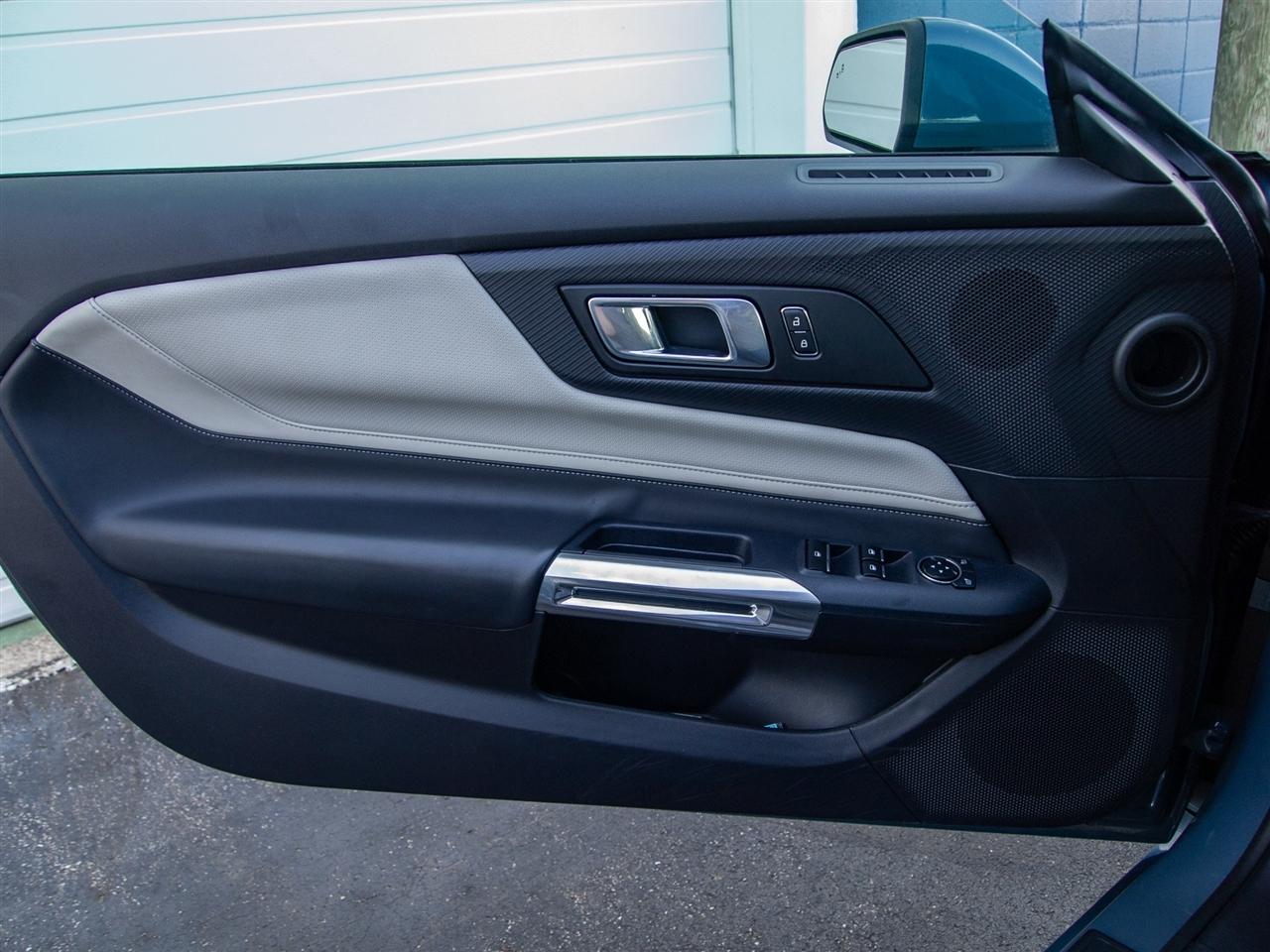 Ford Mustang EcoBoost Convertible 2024