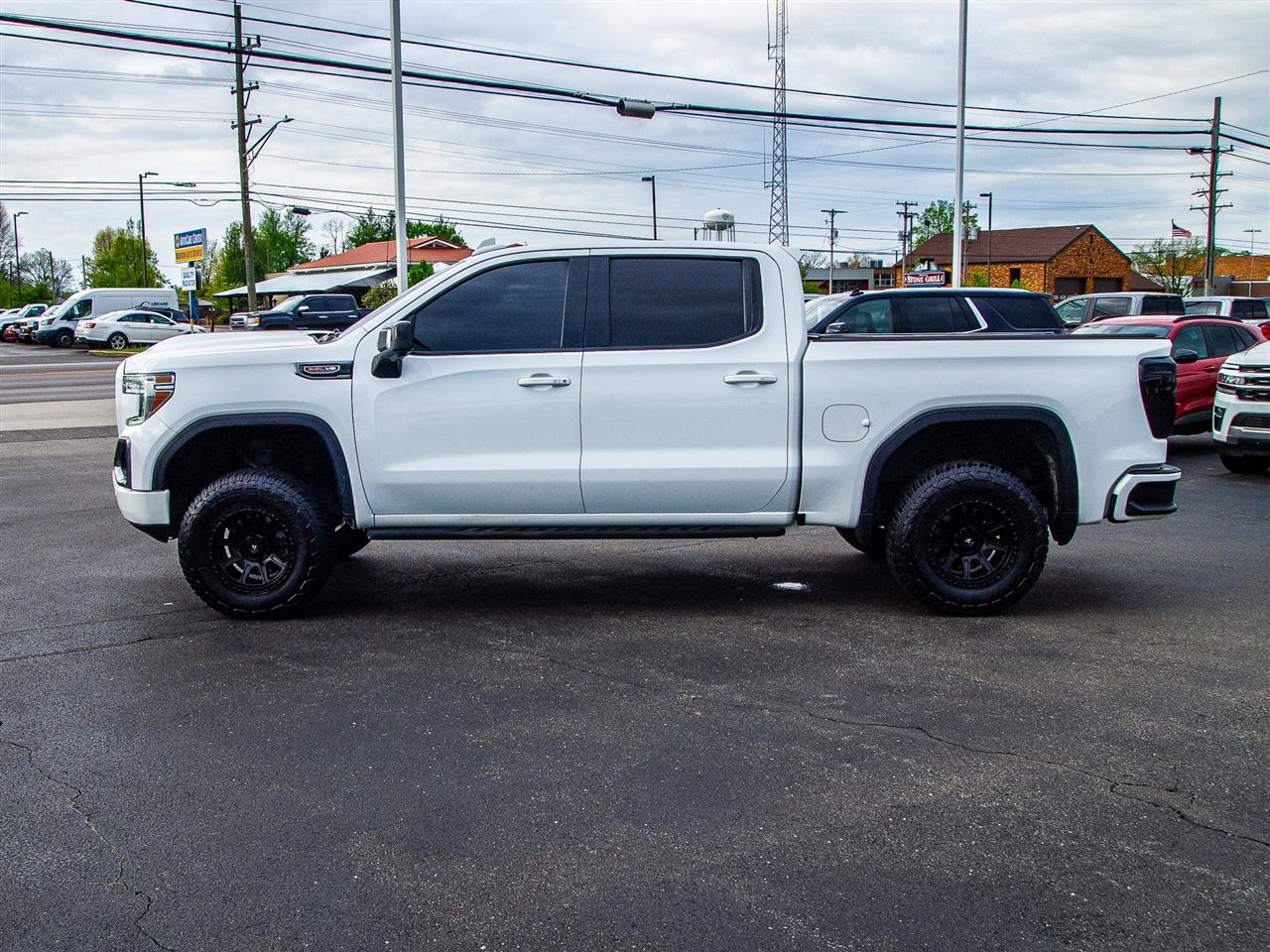 GMC Sierra 1500 4WD Crew Cab 147" AT4 2021