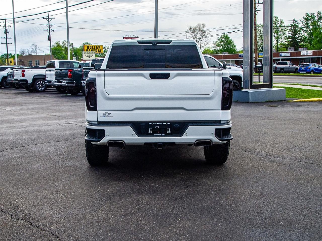 GMC Sierra 1500 4WD Crew Cab 147" AT4 2021