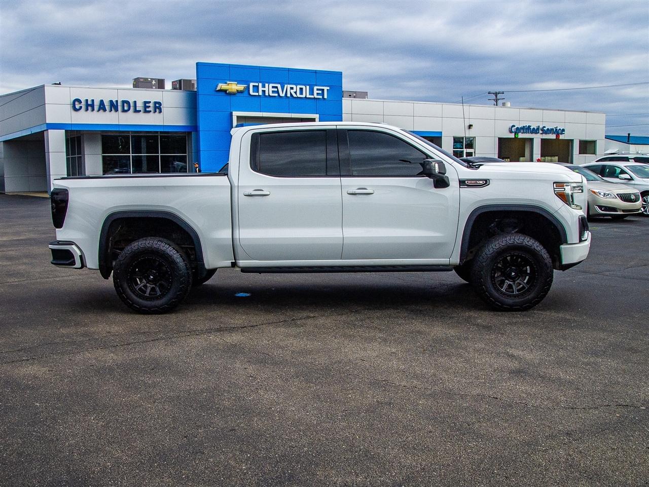 GMC Sierra 1500 4WD Crew Cab 147" AT4 2021