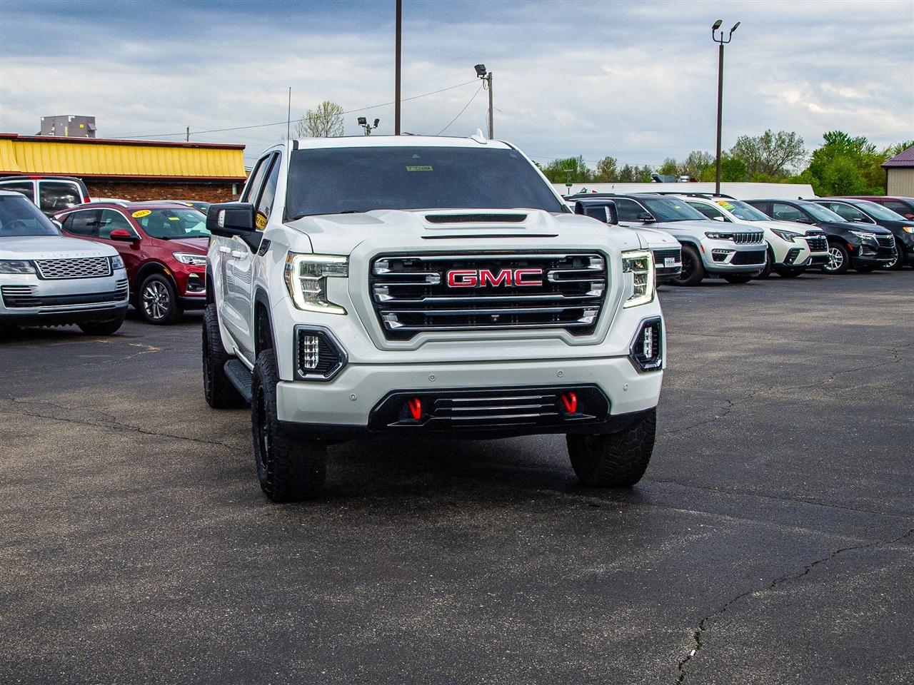 GMC Sierra 1500 4WD Crew Cab 147" AT4 2021
