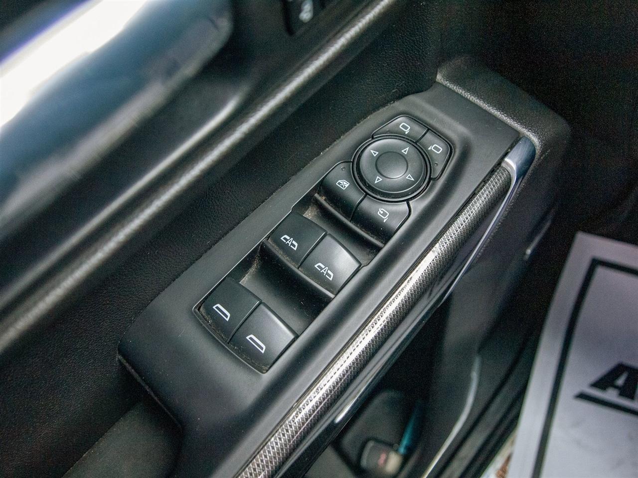 GMC Sierra 1500 4WD Crew Cab 147" AT4 2021