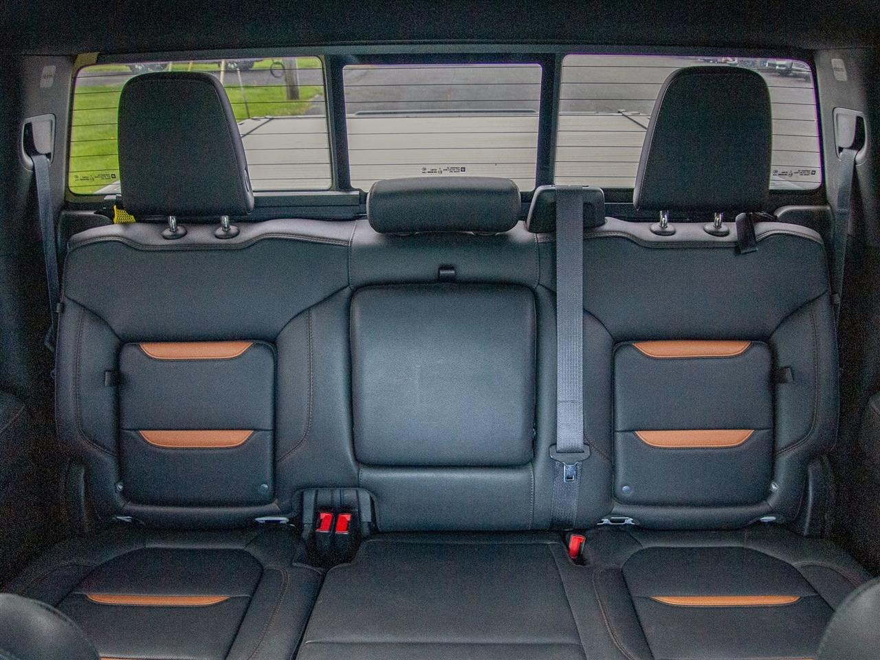 GMC Sierra 1500 4WD Crew Cab 147" AT4 2021