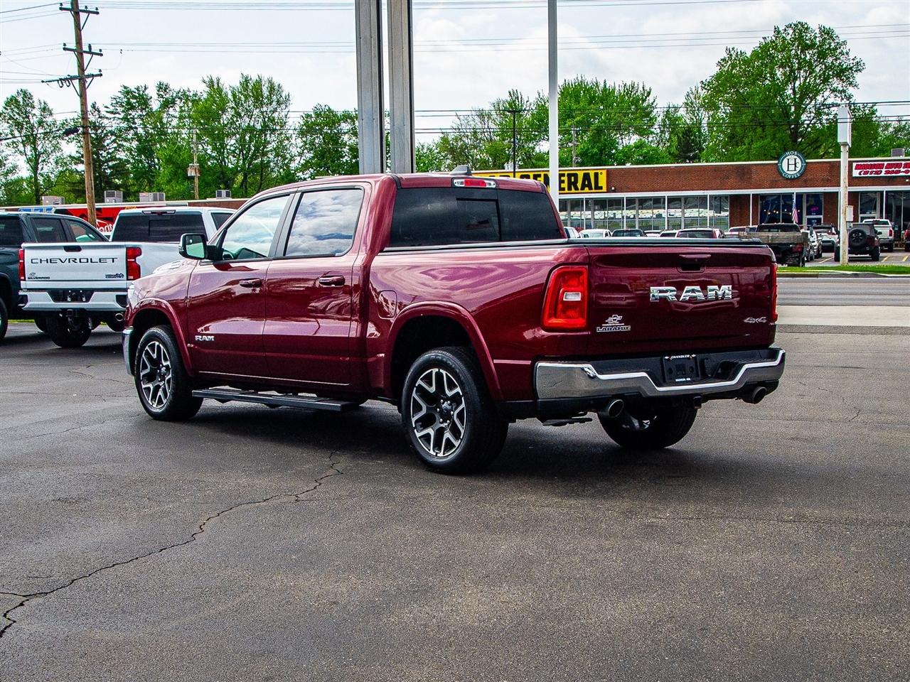 RAM 1500 Laramie 4x4 Crew Cab 5'7" Box 2025