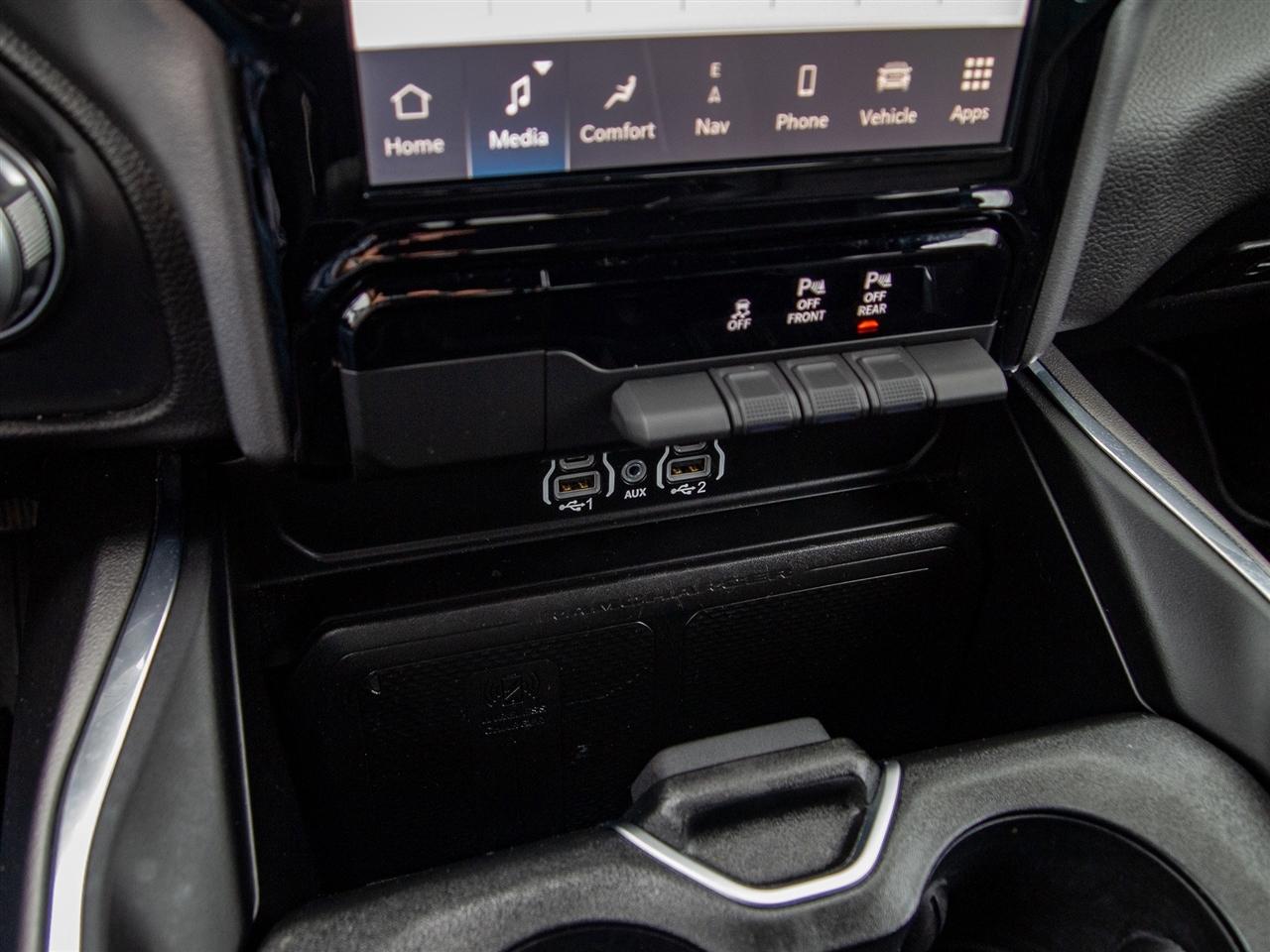 RAM 1500 Laramie 4x4 Crew Cab 5'7" Box 2025