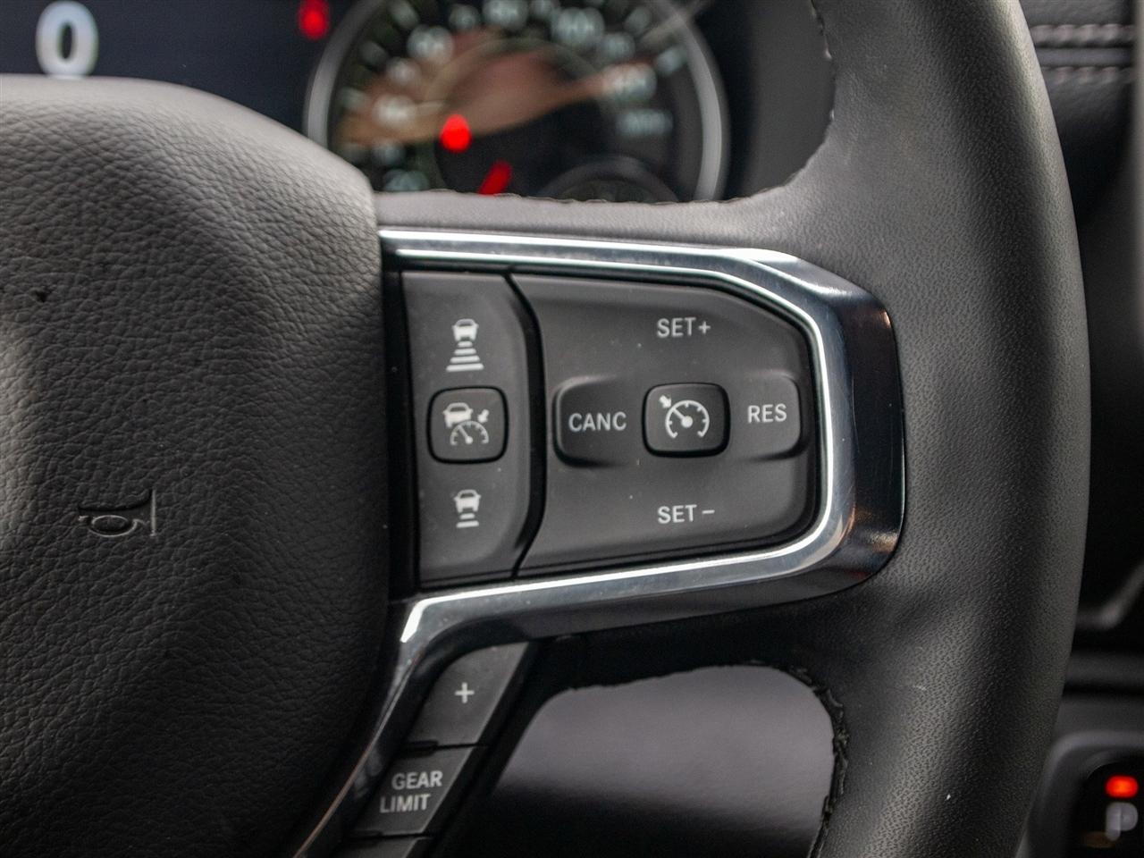 RAM 1500 Laramie 4x4 Crew Cab 5'7" Box 2025