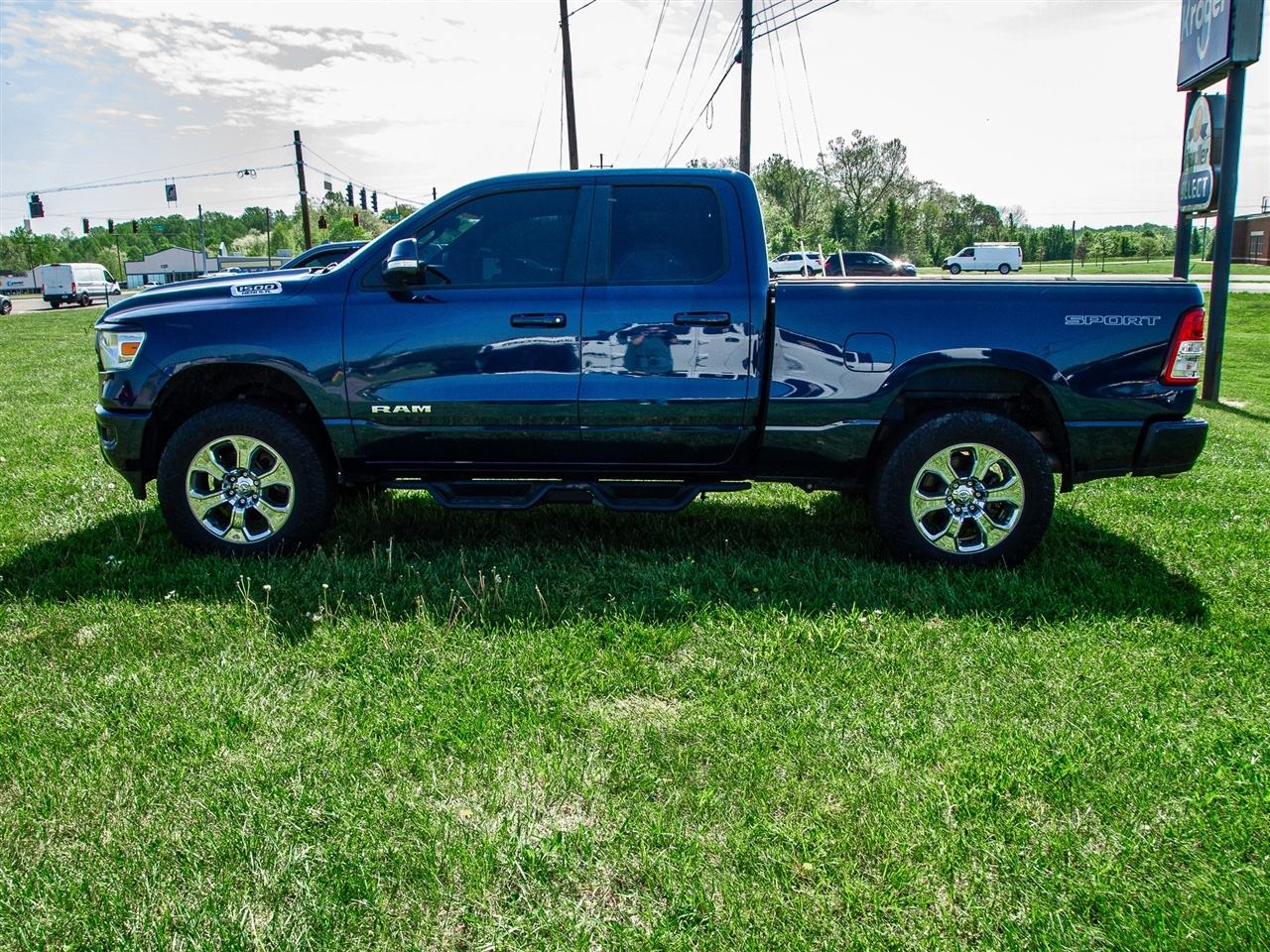 RAM 1500 Big Horn 4x2 Quad Cab 6'4" Box 2022