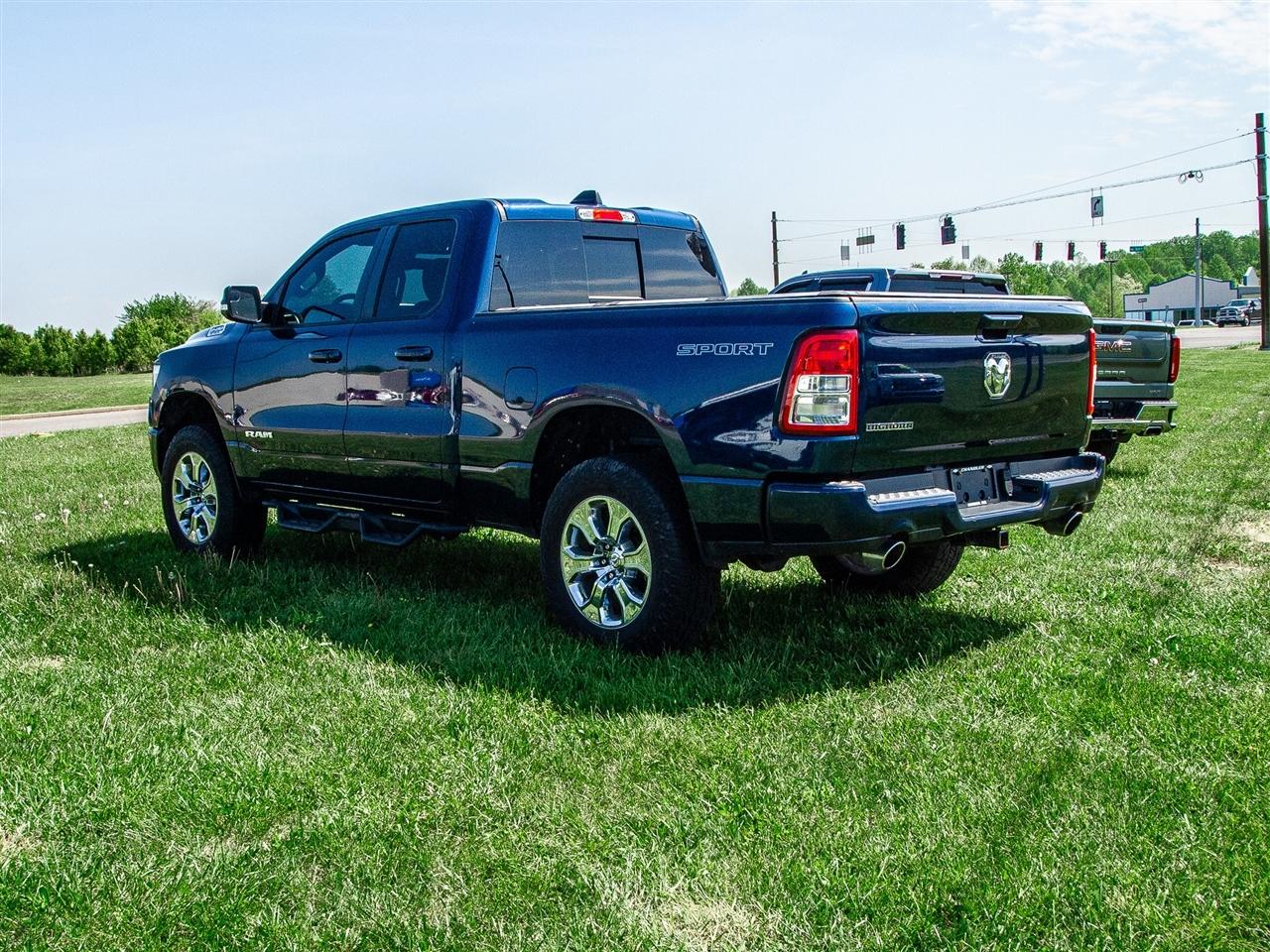 RAM 1500 Big Horn 4x2 Quad Cab 6'4" Box 2022