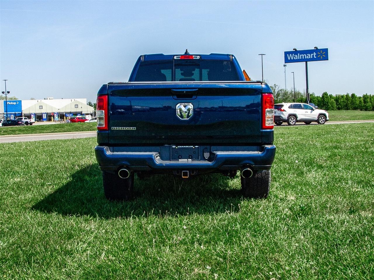 RAM 1500 Big Horn 4x2 Quad Cab 6'4" Box 2022