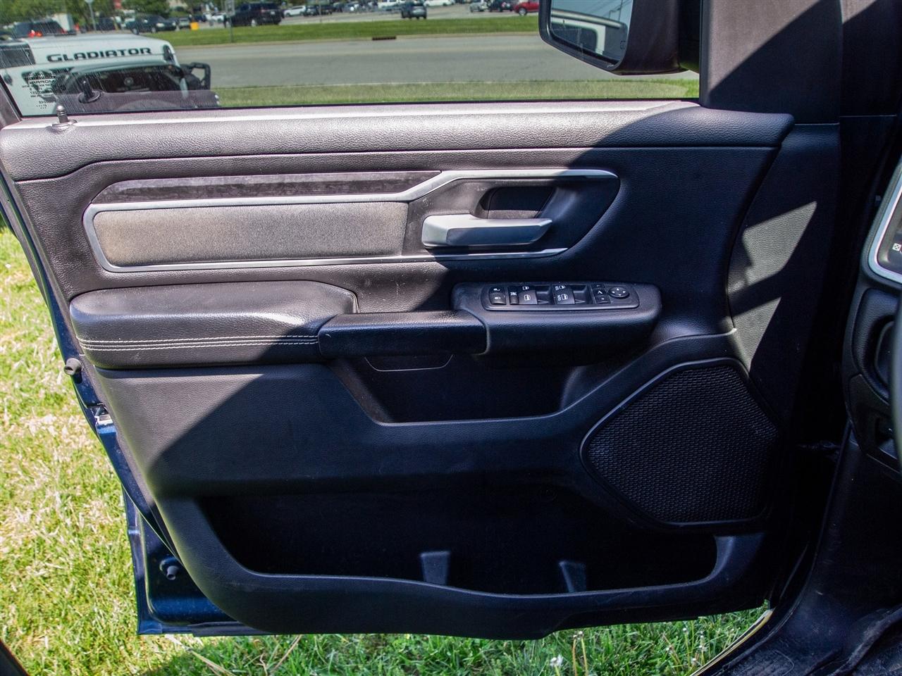 RAM 1500 Big Horn 4x2 Quad Cab 6'4" Box 2022