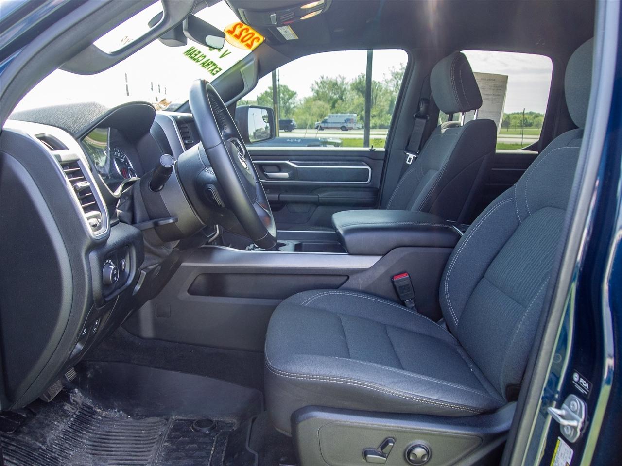 RAM 1500 Big Horn 4x2 Quad Cab 6'4" Box 2022