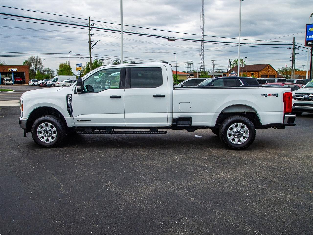 Ford Super Duty F-250 SRW King Ranch 4WD Crew Cab 8' Box 2024