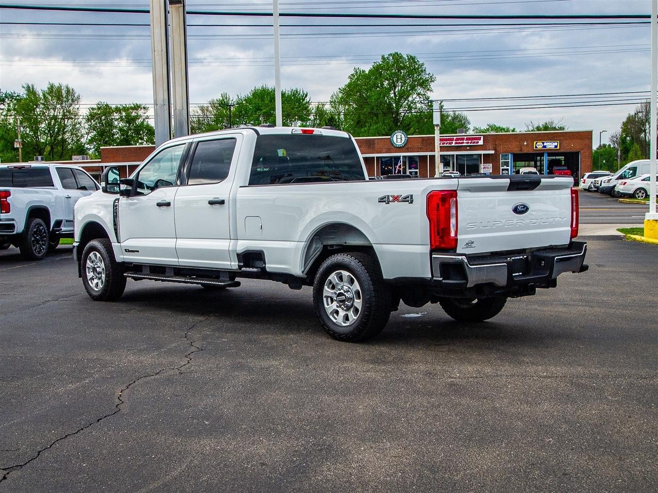 Ford Super Duty F-250 SRW King Ranch 4WD Crew Cab 8' Box 2024