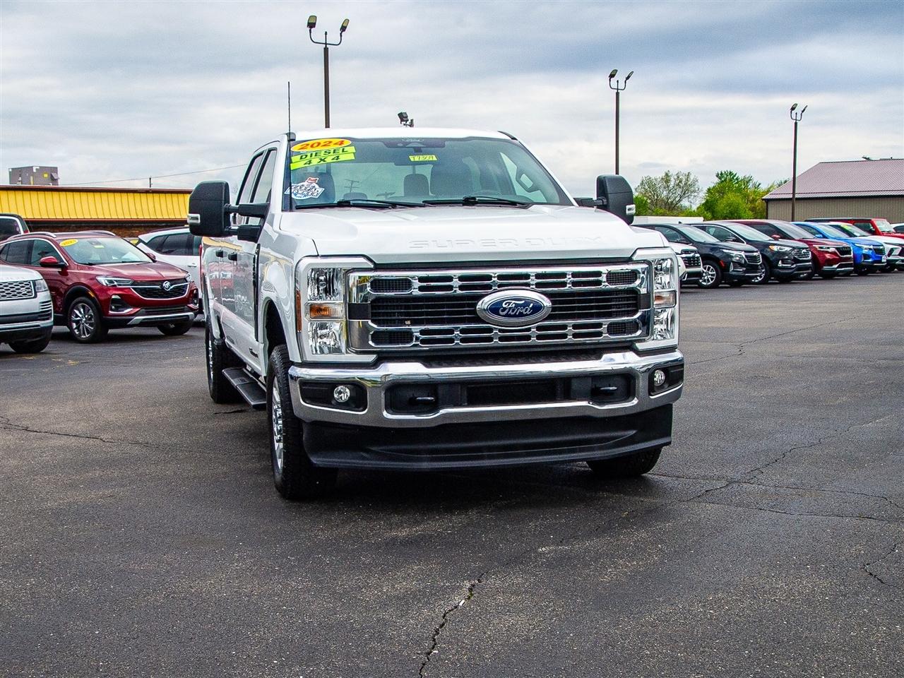 Ford Super Duty F-250 SRW King Ranch 4WD Crew Cab 8' Box 2024