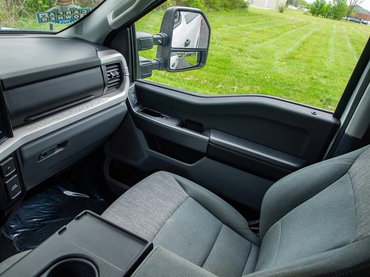 Ford Super Duty F-250 SRW King Ranch 4WD Crew Cab 8' Box 2024