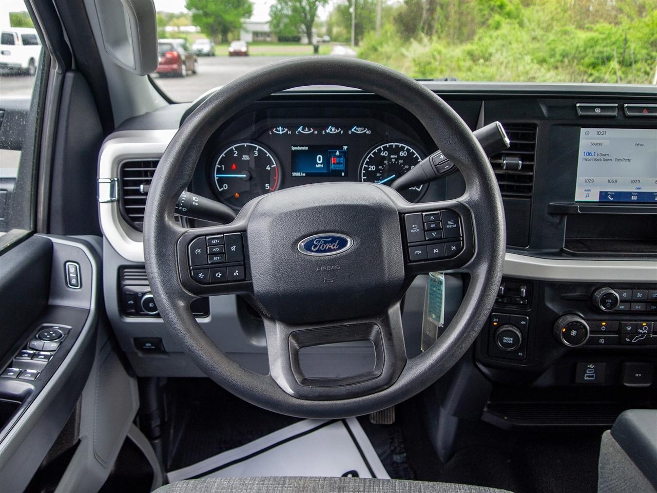 Ford Super Duty F-250 SRW King Ranch 4WD Crew Cab 8' Box 2024