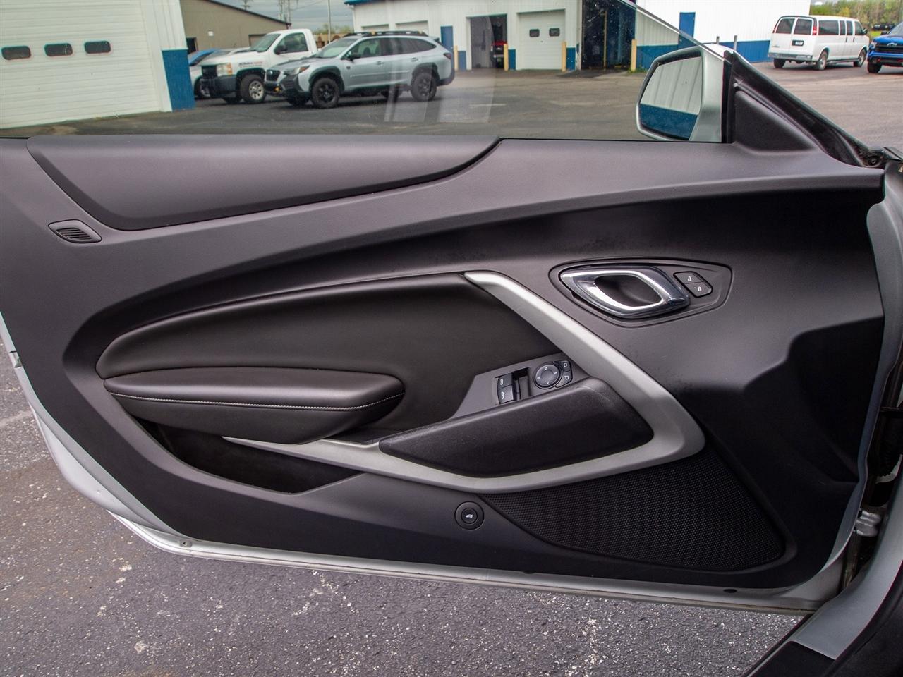 Chevrolet Camaro 2dr Cpe 1LT 2017