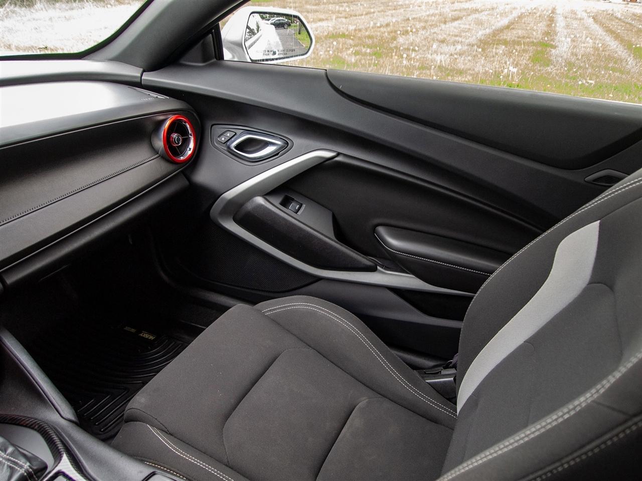 Chevrolet Camaro 2dr Cpe 1LT 2017