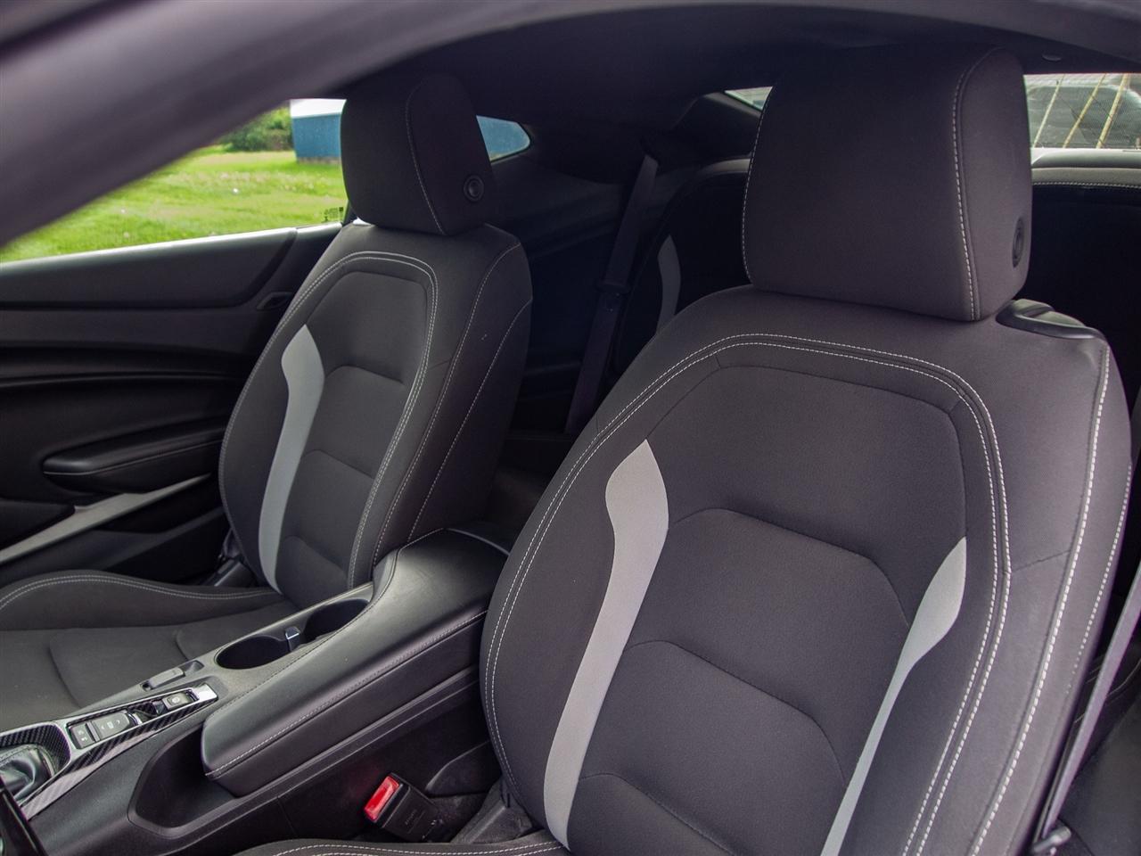 Chevrolet Camaro 2dr Cpe 1LT 2017