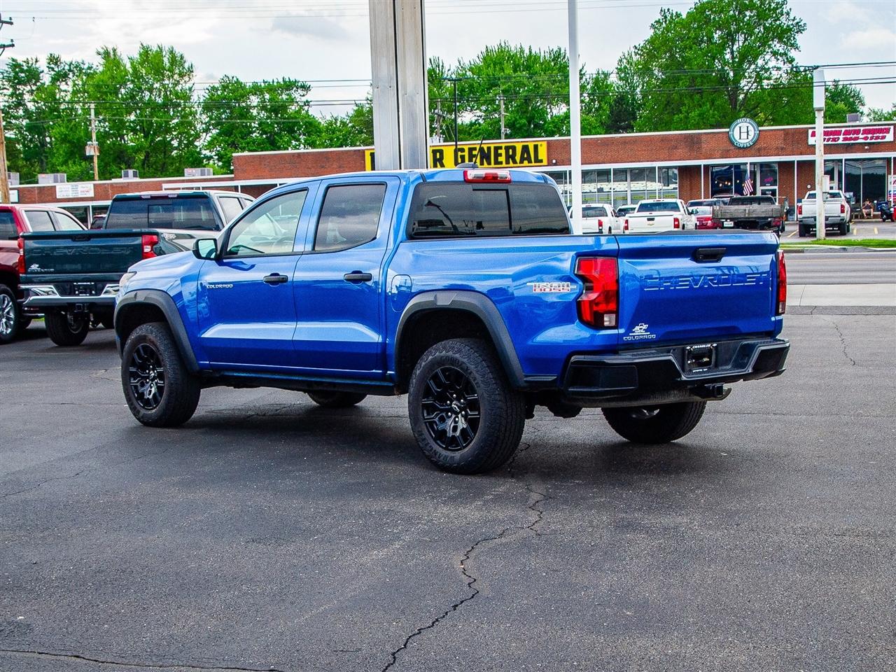 Chevrolet Colorado 4WD Crew Cab Trail Boss 2023