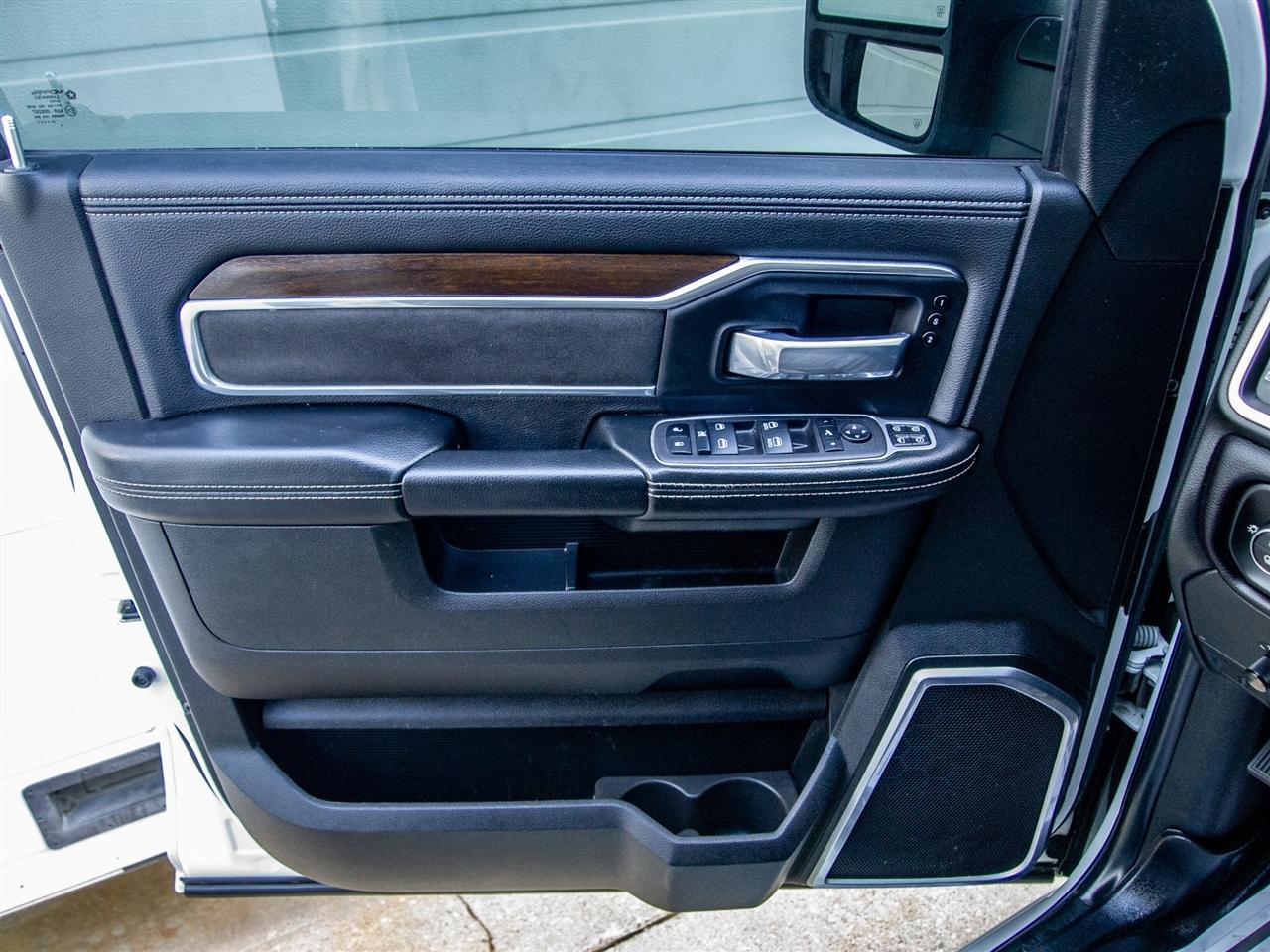 RAM 2500 Laramie 4x4 Crew Cab 6'4" Box 2024