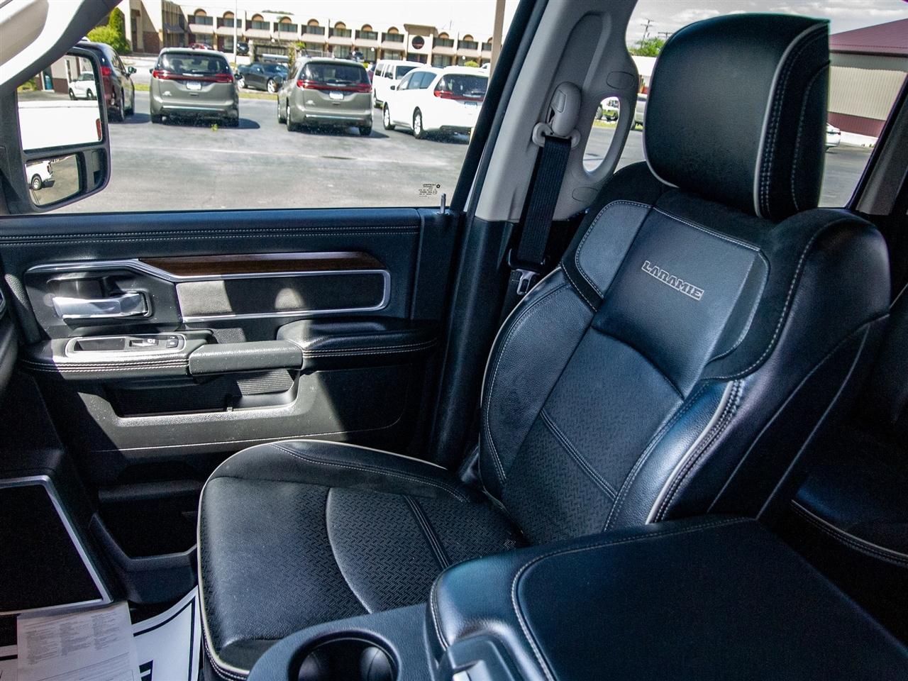 RAM 2500 Laramie 4x4 Crew Cab 6'4" Box 2024