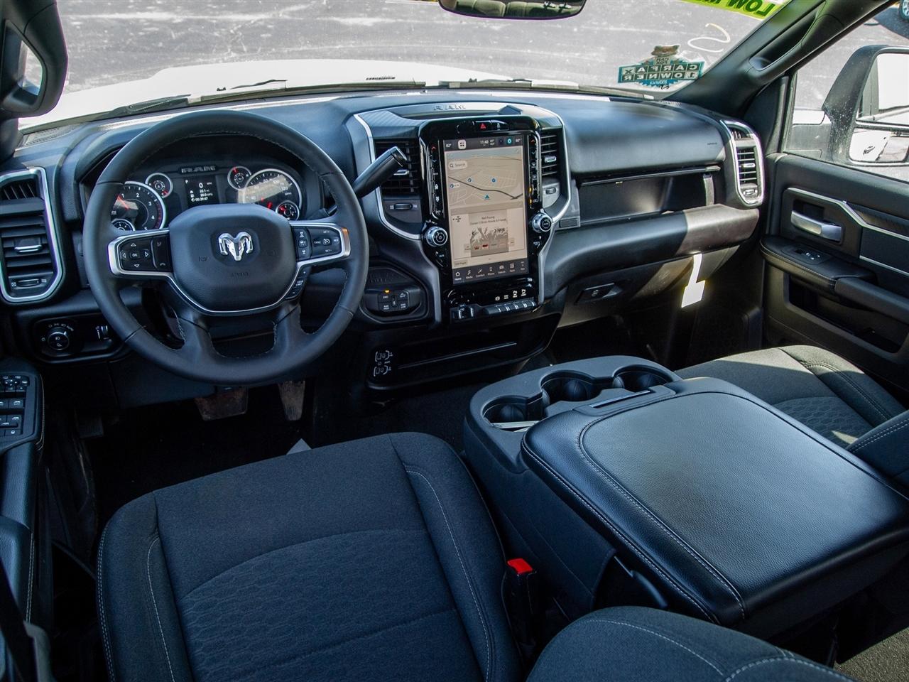 RAM 2500 Big Horn 4x4 Crew Cab 6'4" Box 2025