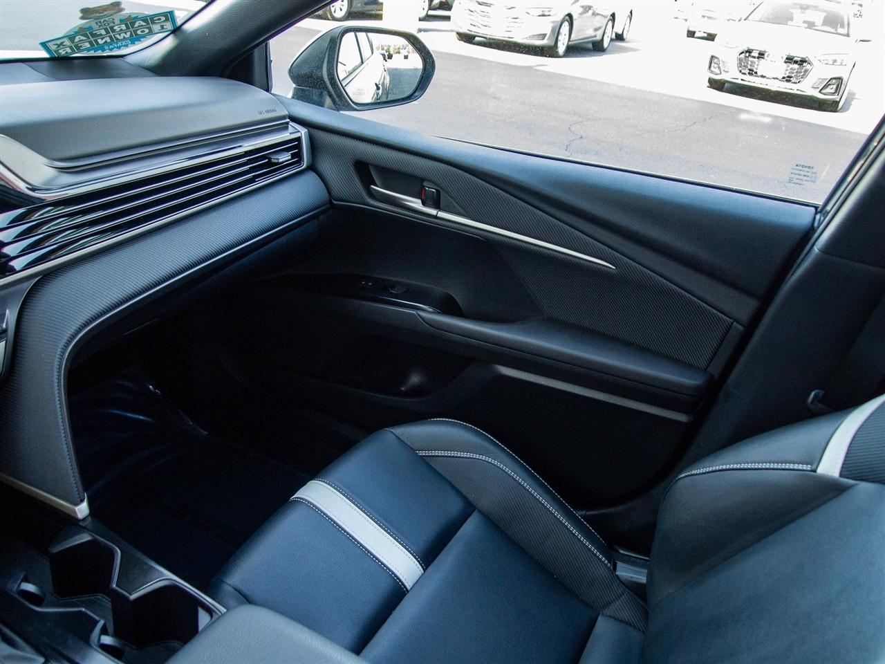 Toyota Camry XLE (Natl) 2025