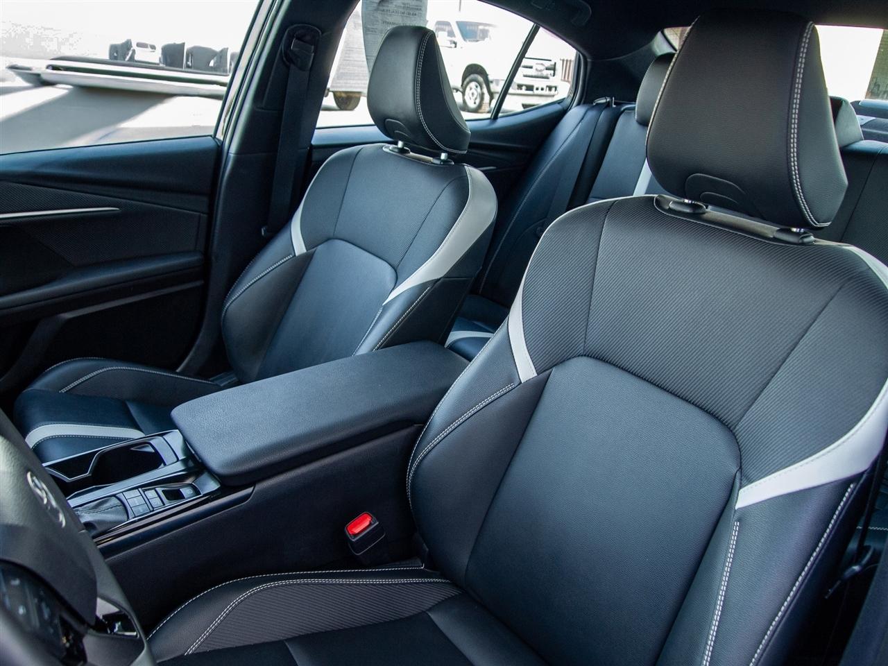 Toyota Camry XLE (Natl) 2025