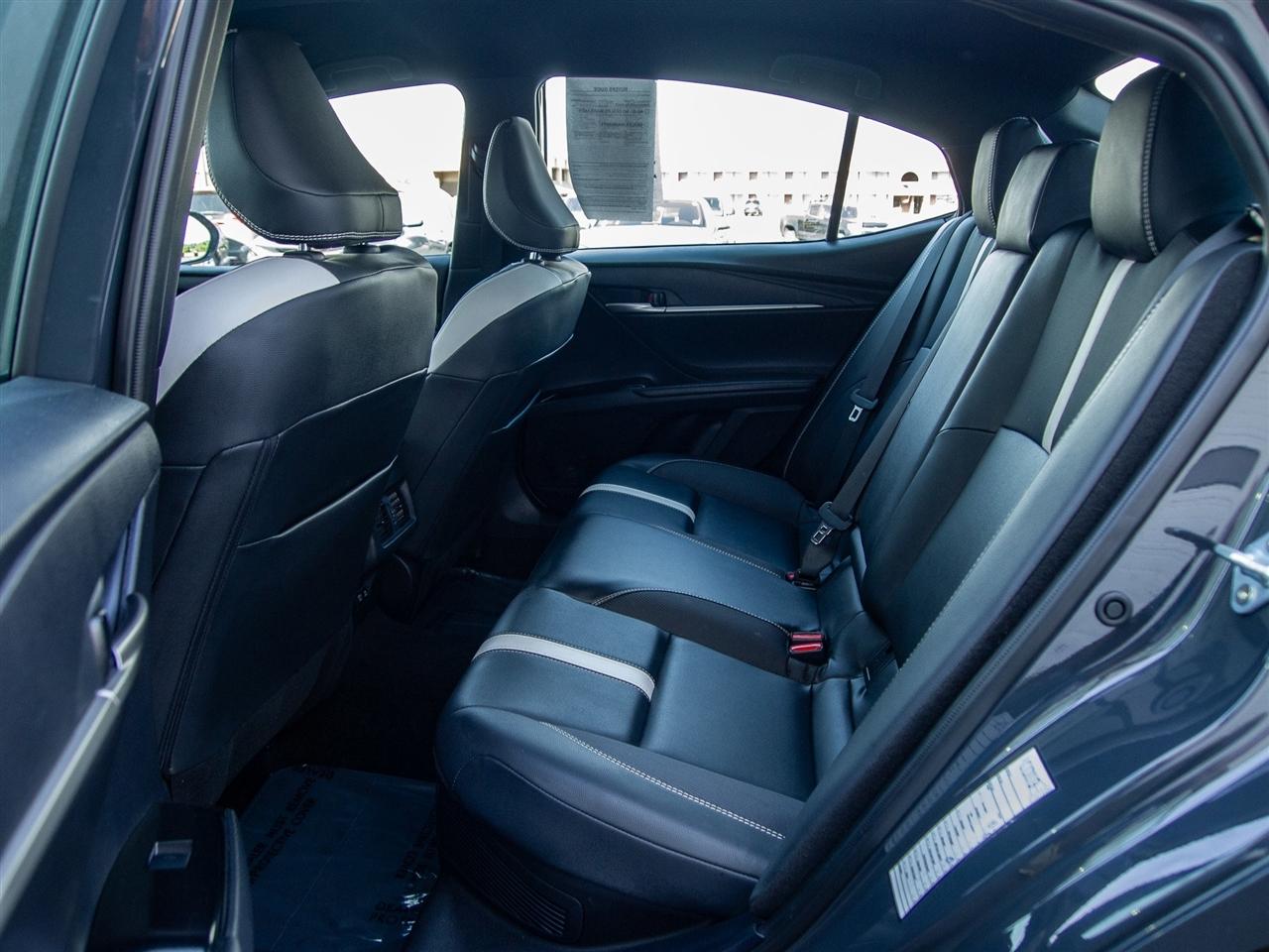 Toyota Camry XLE (Natl) 2025