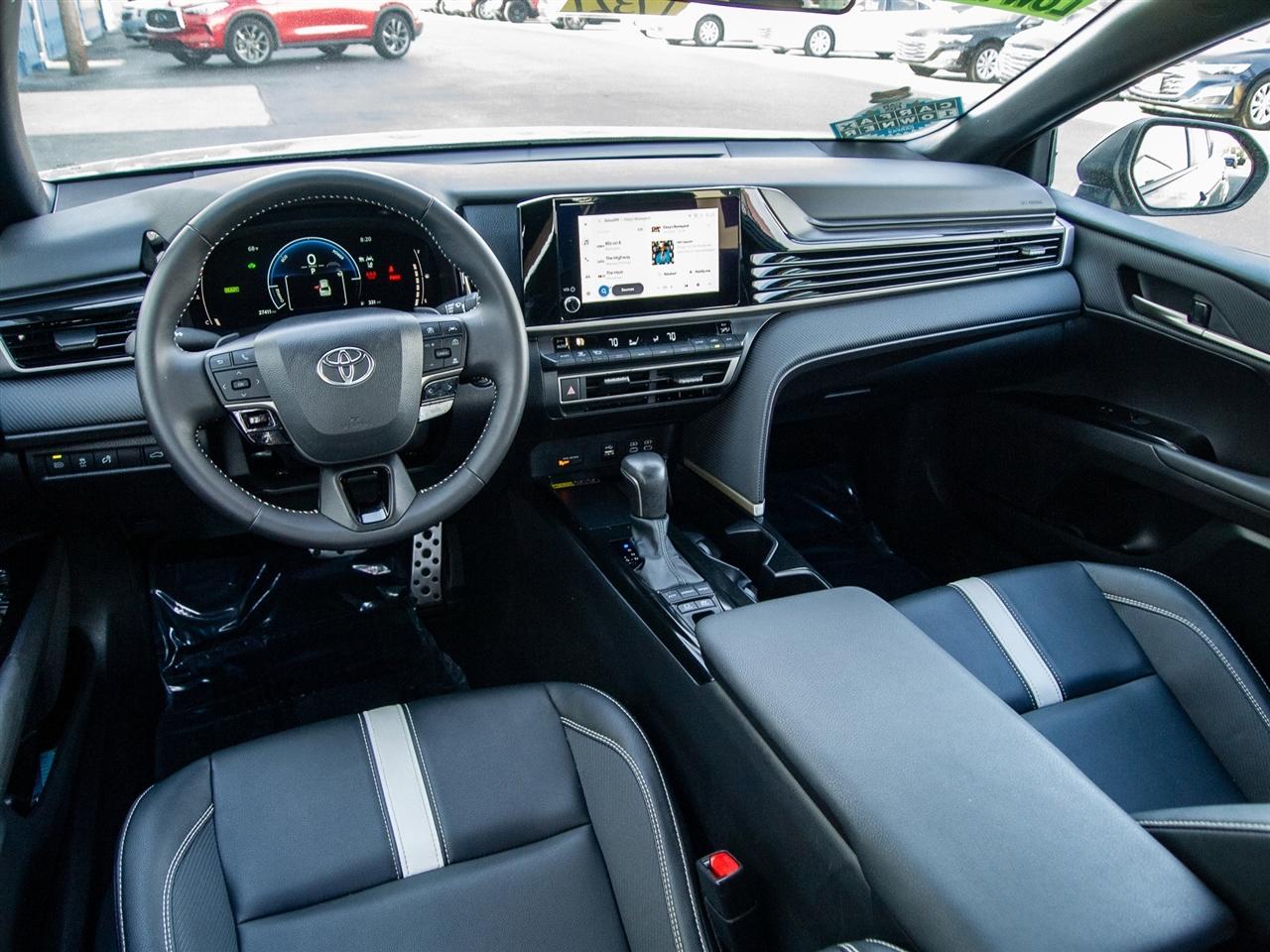 Toyota Camry XLE (Natl) 2025