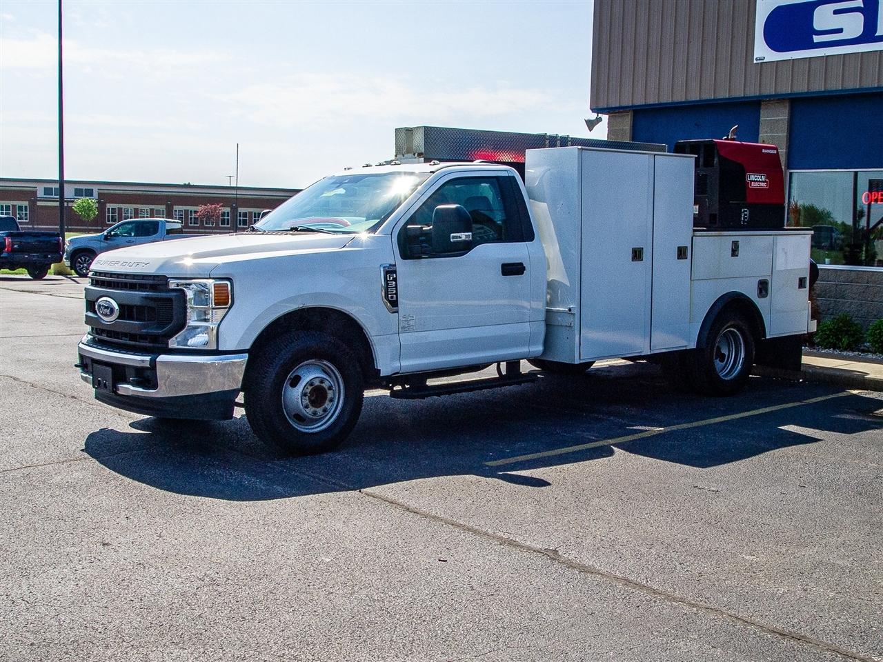 Ford Super Duty F-350 DRW XLT 2WD Reg Cab 145" WB 60" CA 2021