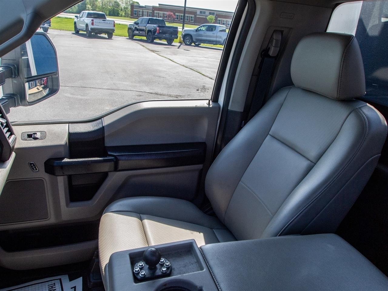 Ford Super Duty F-350 DRW XLT 2WD Reg Cab 145" WB 60" CA 2021