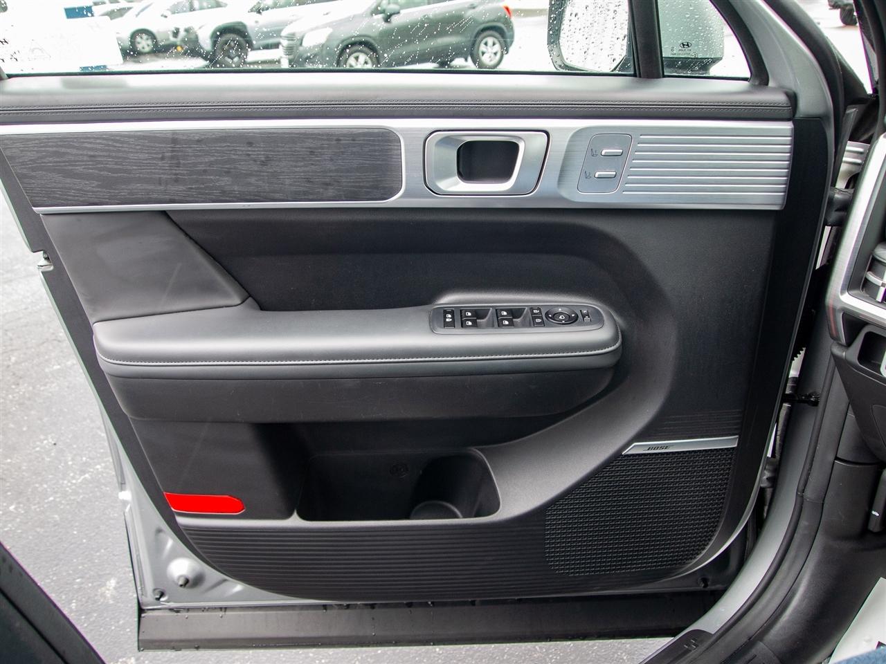 Hyundai Santa Fe Limited FWD 2025
