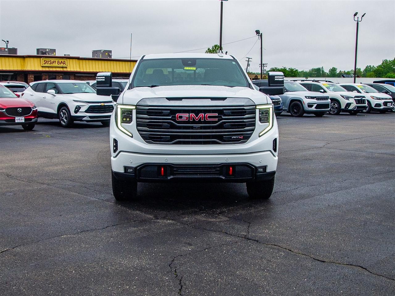 GMC Sierra 1500 4WD Crew Cab 157" AT4 2024
