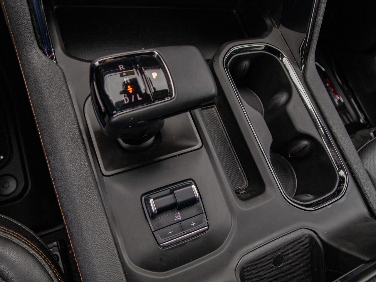 GMC Sierra 1500 4WD Crew Cab 157" AT4 2024