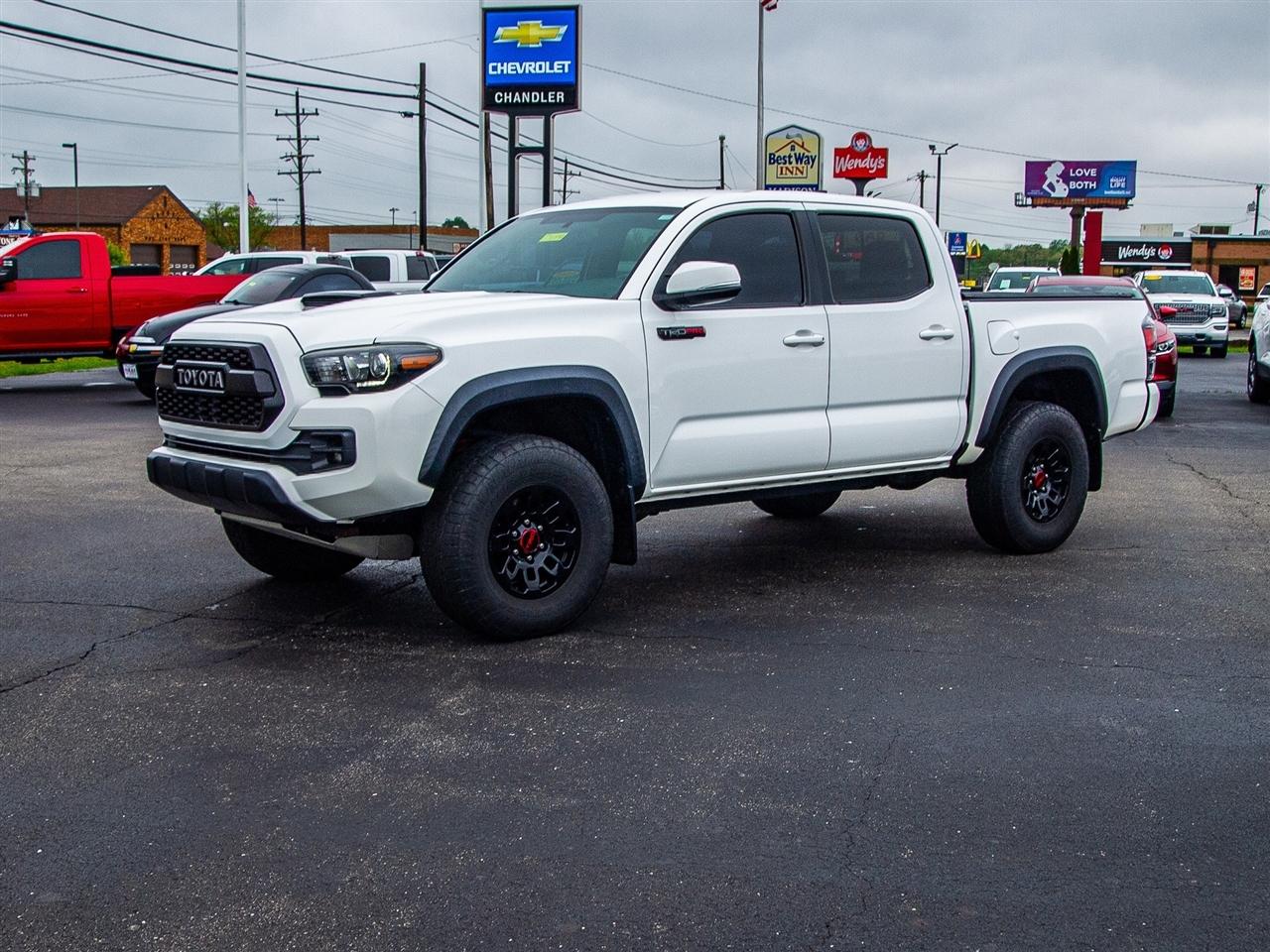 Toyota Tacoma TRD Off Road Double Cab 5' Bed V6 4x4 MT (Natl) 2017