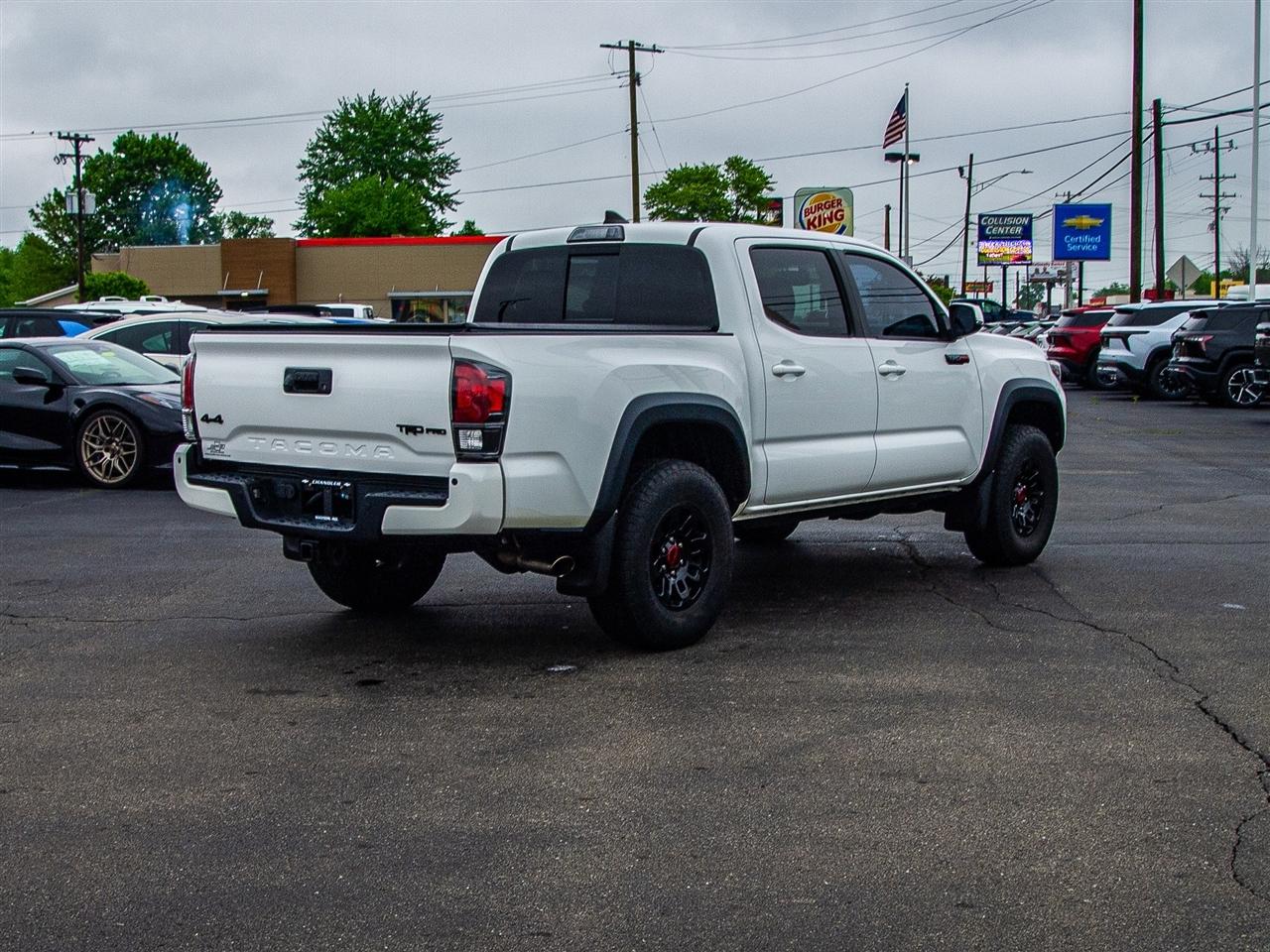 Toyota Tacoma TRD Off Road Double Cab 5' Bed V6 4x4 MT (Natl) 2017