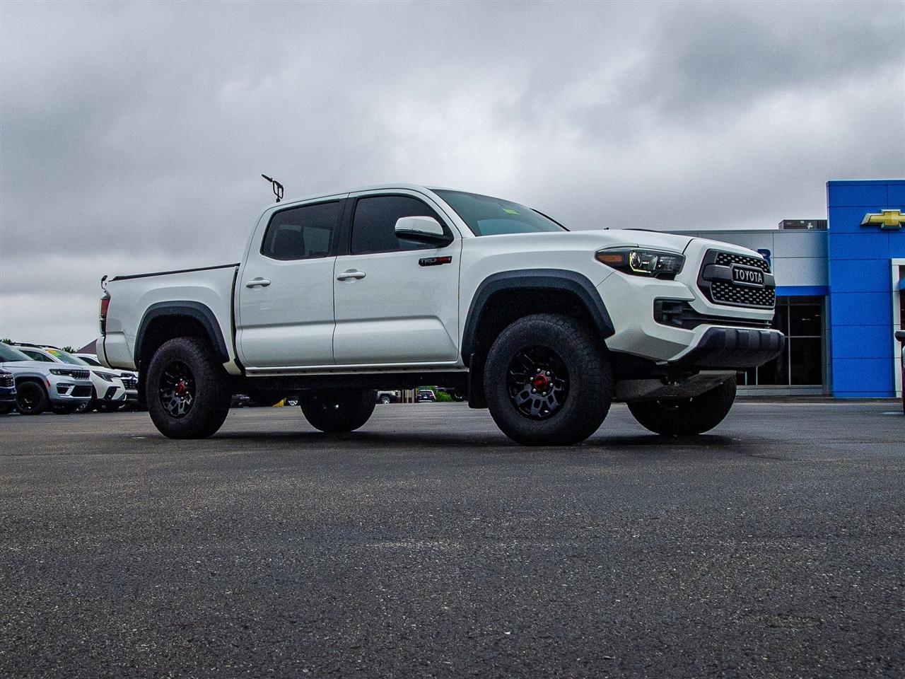 Toyota Tacoma TRD Off Road Double Cab 5' Bed V6 4x4 MT (Natl) 2017