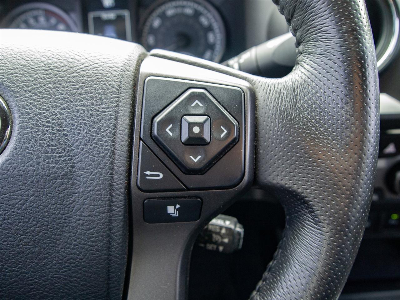 Toyota Tacoma TRD Off Road Double Cab 5' Bed V6 4x4 MT (Natl) 2017