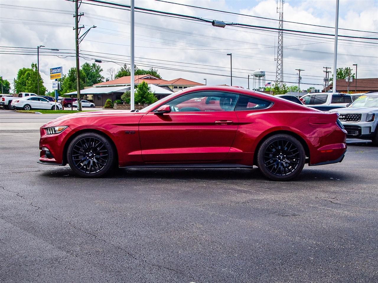 Ford Mustang GT Fastback 2017
